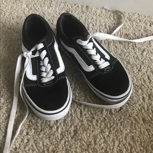 Black and white vans for boys